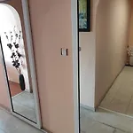 александра 公寓 *