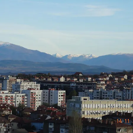 александра Apartment *